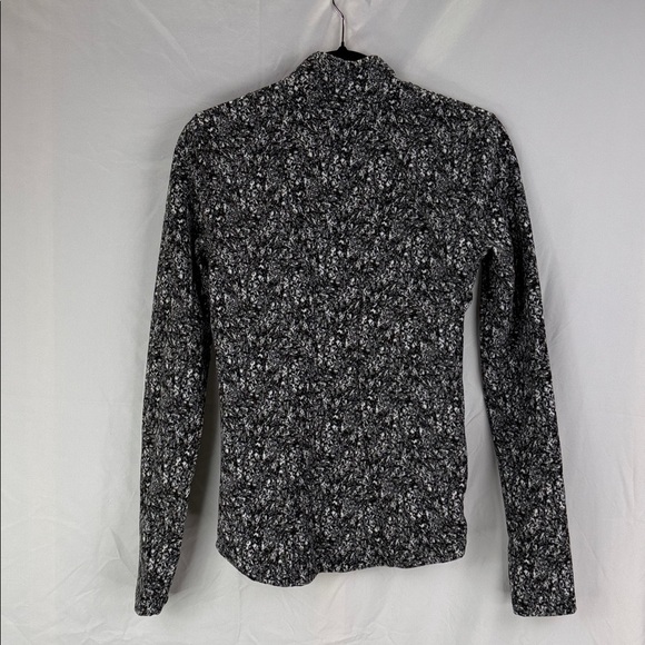 Spyder Active Black and White Size S Half Zip Fleece w/pocket & thumbholes NWT - Picture 4 of 5